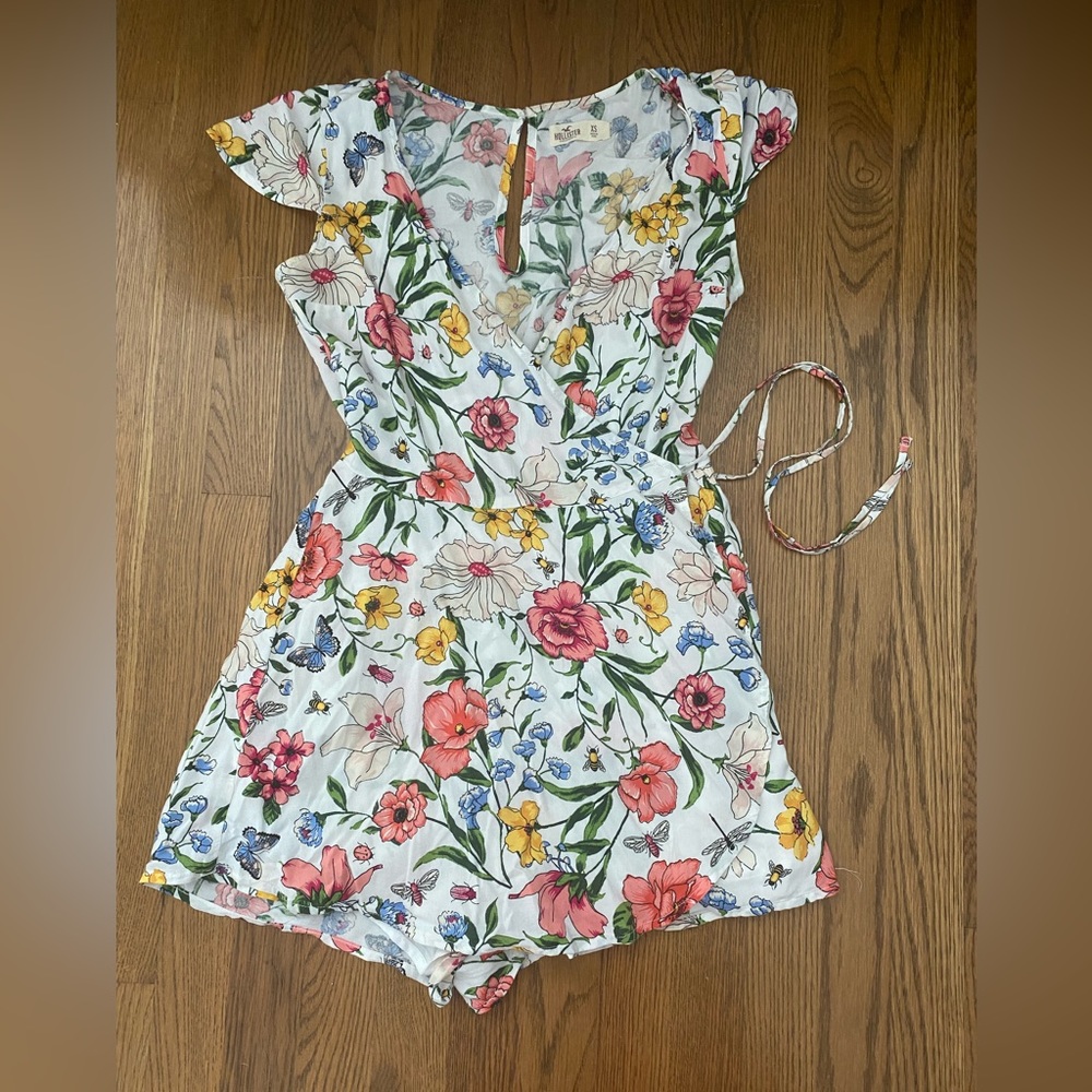 Hollister floral wrap romper, size XS